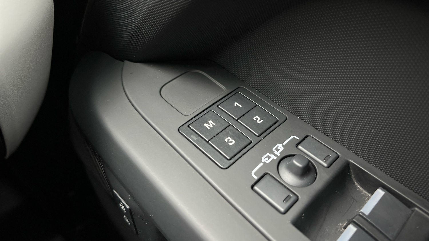 Used Land Rover Defender 2024 for sale - 77610387: Photo 23