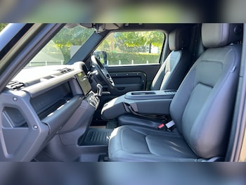 Used Land Rover Defender 2026 for sale - 78956540: Photo