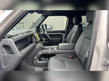 Used Land Rover Defender 2026 for sale - 79073498: Photo