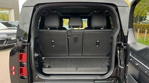 Used Land Rover Defender 2024 for sale - 76257932: Photo 10