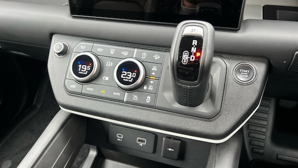Used Land Rover Defender 2024 for sale - 76257932: Photo 13