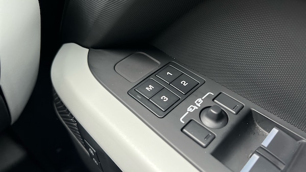 Used Land Rover Defender 2024 for sale - 76257932: Photo 23