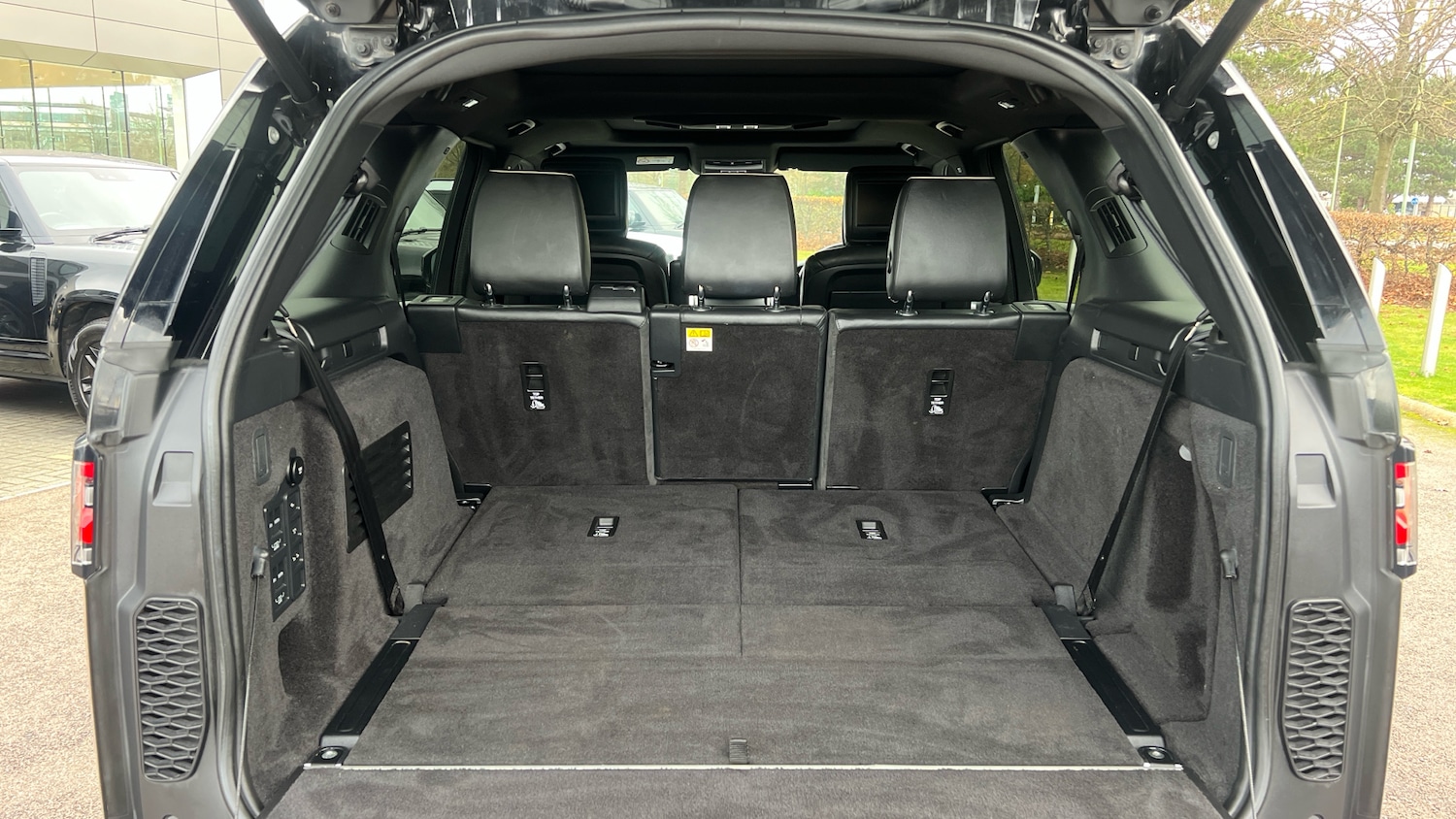 Used Land Rover Discovery 2020 for sale - 76570939: Photo 10