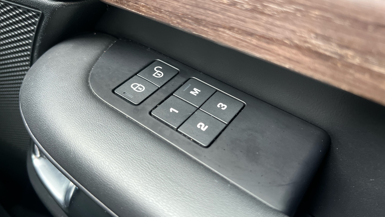 Used Land Rover Discovery 2020 for sale - 76570939: Photo 25