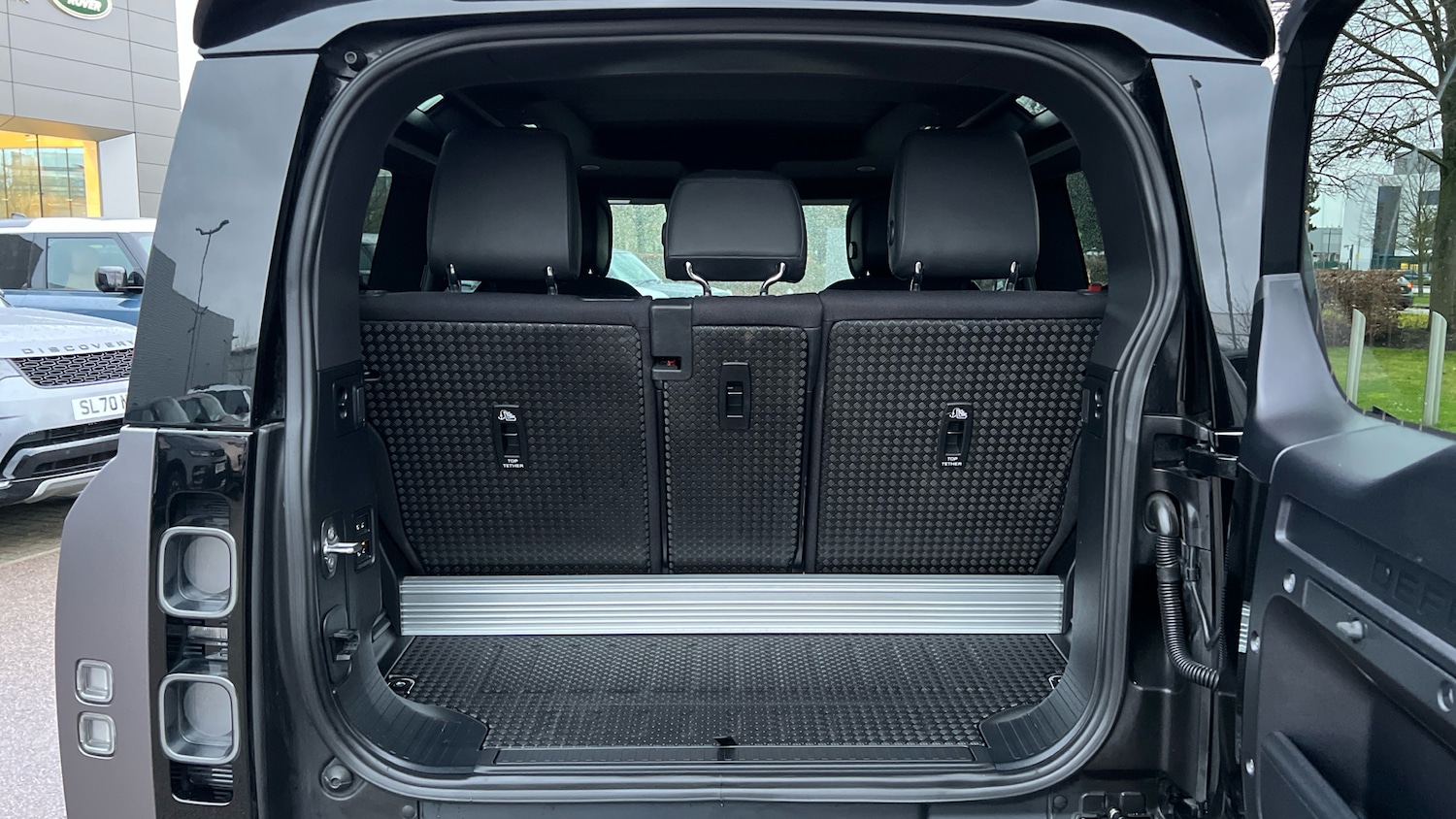 Used Land Rover Defender 2022 for sale - 76864138: Photo 10