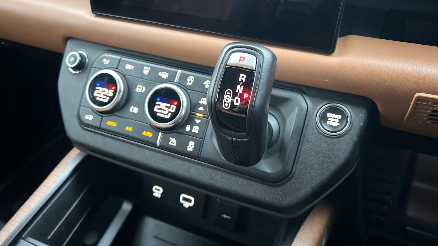 Used Land Rover Defender 2022 for sale - 76864138: Photo 13