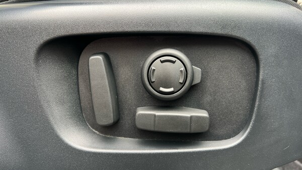 Used Land Rover Discovery 2021 for sale - 76324915: Photo 24