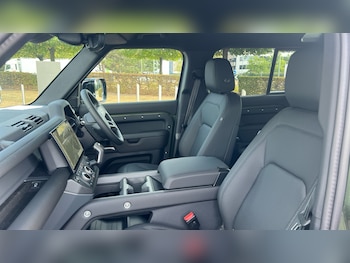 Used Land Rover Defender 2026 for sale - 79483123: Photo