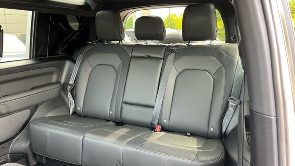 Used Land Rover Defender 2024 for sale - 75575311: Photo 4