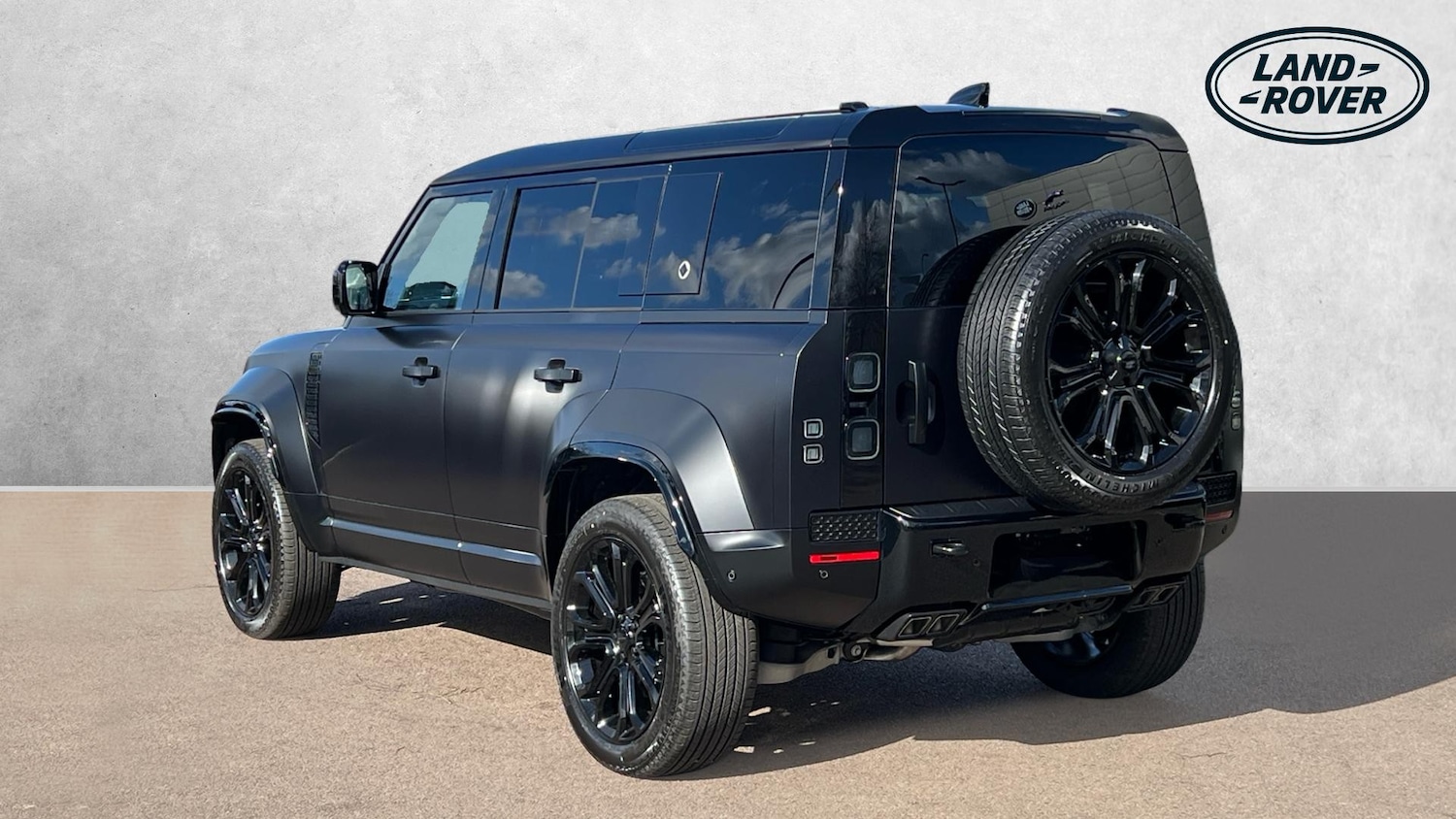 Used Land Rover Defender for sale - 77906367: Photo 2