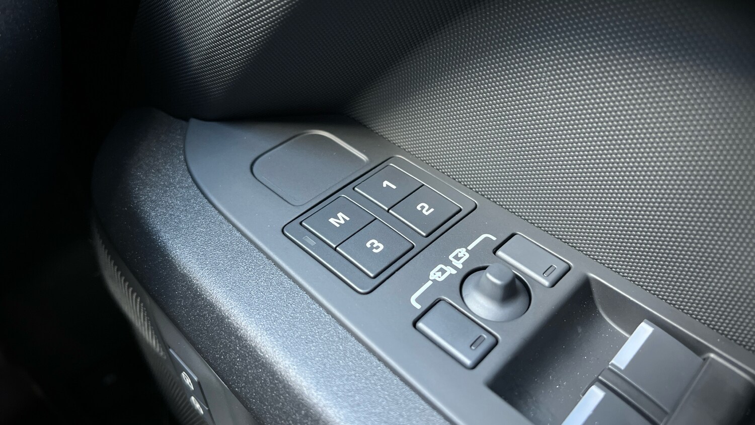 Used Land Rover Defender for sale - 77906367: Photo 24