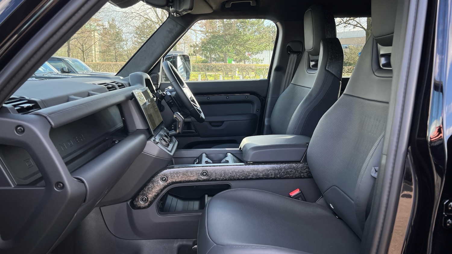 Used Land Rover Defender for sale - 77906367: Photo 3