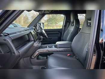 Used Land Rover Defender 2026 for sale - 77906367: Photo