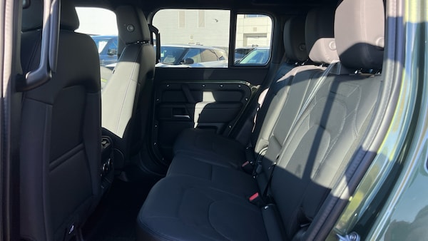 Used Land Rover Defender for sale - 76198021: Photo 4