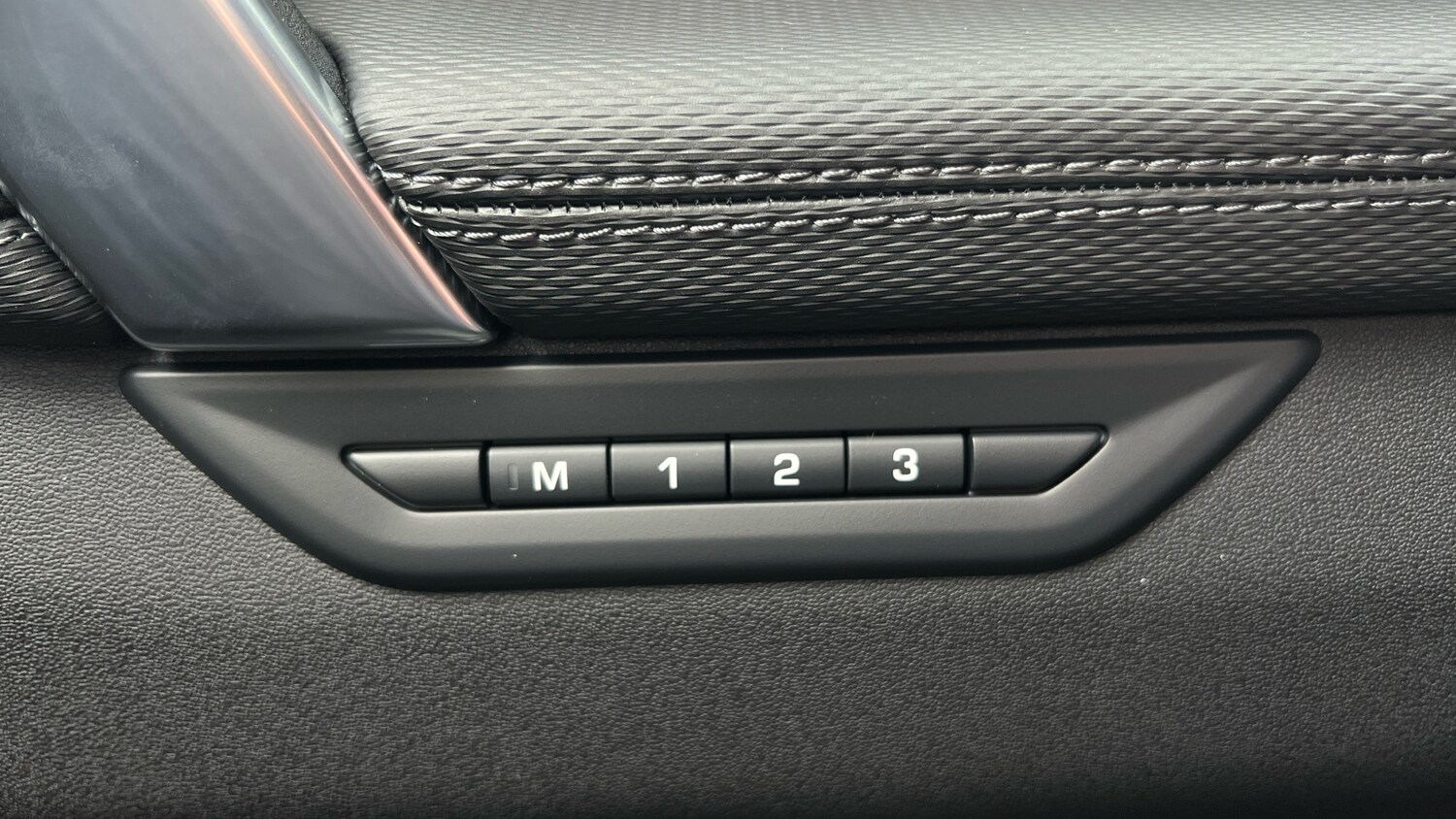 Used Land Rover Discovery Sport for sale - 76082145: Photo 23