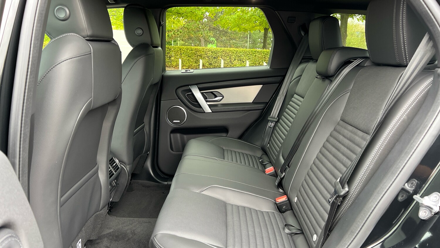 Used Land Rover Discovery Sport for sale - 76082145: Photo 4