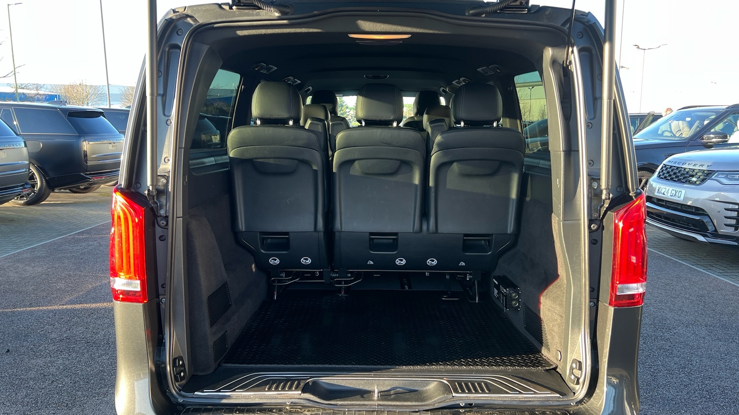 Used Mercedes-Benz V-Class 2023 for sale - 77822126: Photo 12