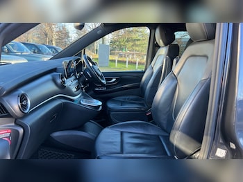 Used Mercedes-Benz V-Class 2023 for sale - 77822126: Photo