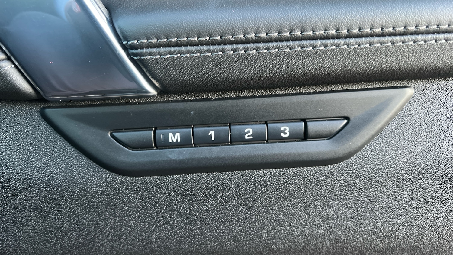 Used Land Rover Discovery Sport 2023 for sale - 77065536: Photo 23