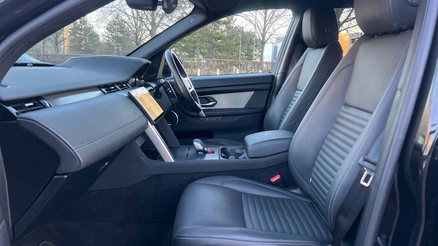 Used Land Rover Discovery Sport 2023 for sale - 77065536: Photo 3