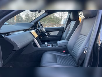 Used Land Rover Discovery Sport 2023 for sale - 77065536: Photo