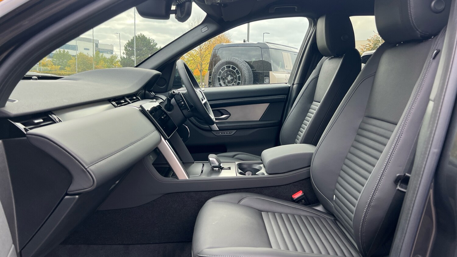 Used Land Rover Discovery Sport for sale - 76257915: Photo 3