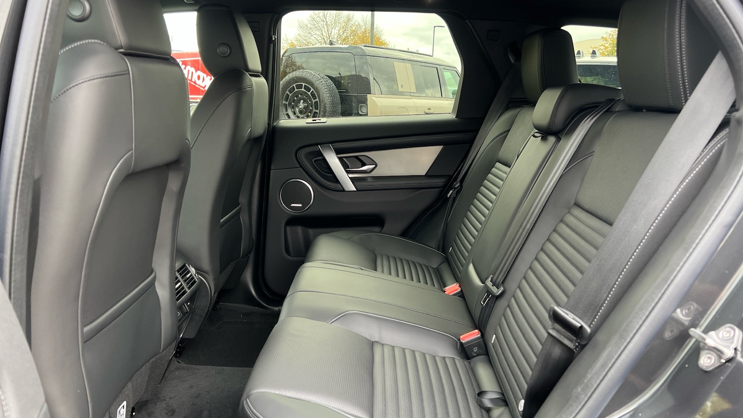 Used Land Rover Discovery Sport for sale - 76257915: Photo 4