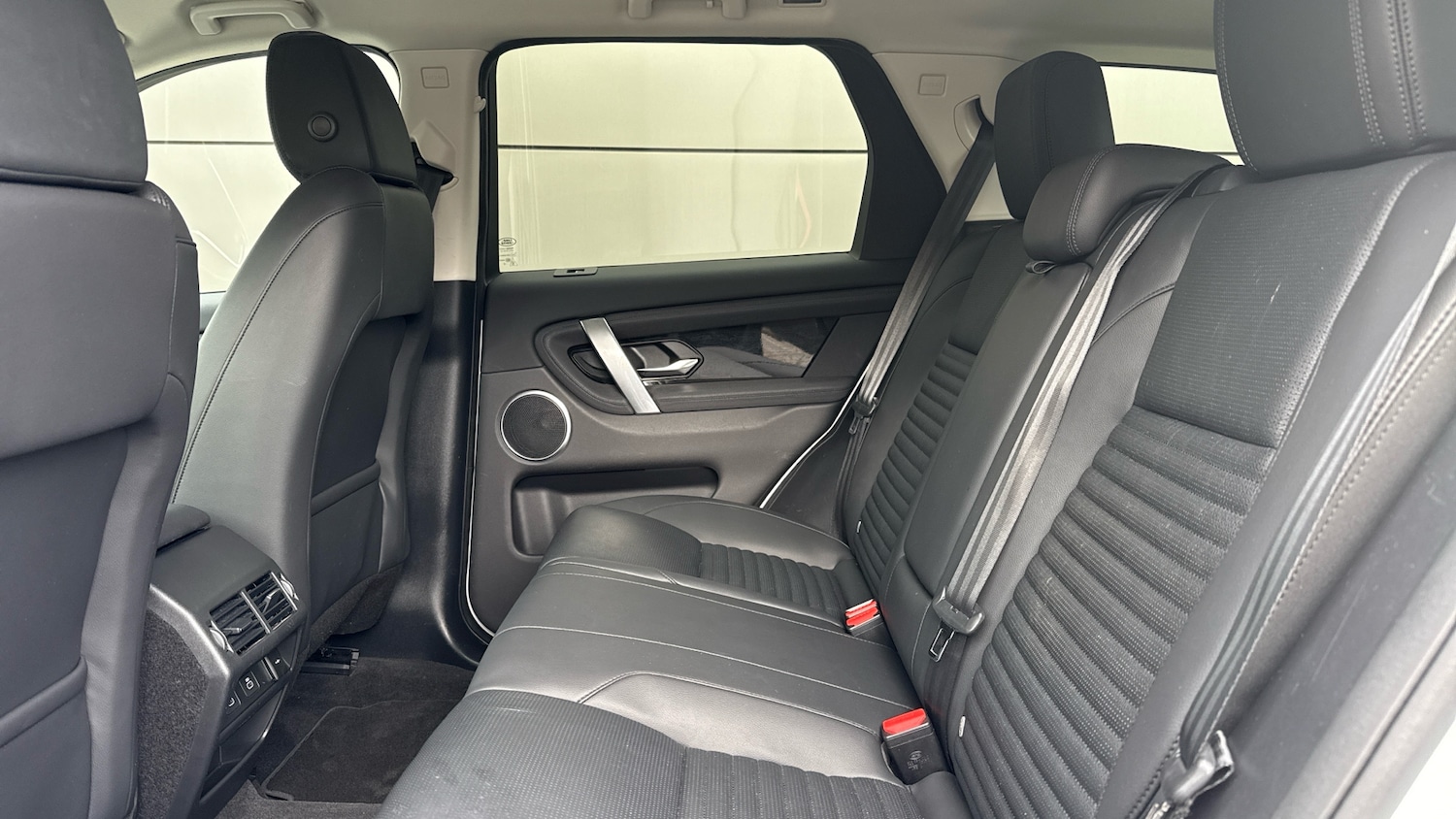 Used Land Rover Discovery Sport 2023 for sale - 77465910: Photo 4