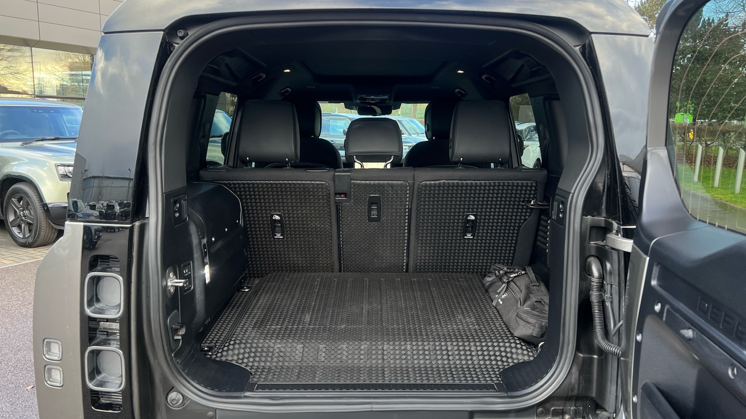 Used Land Rover Defender 2024 for sale - 77465879: Photo 10