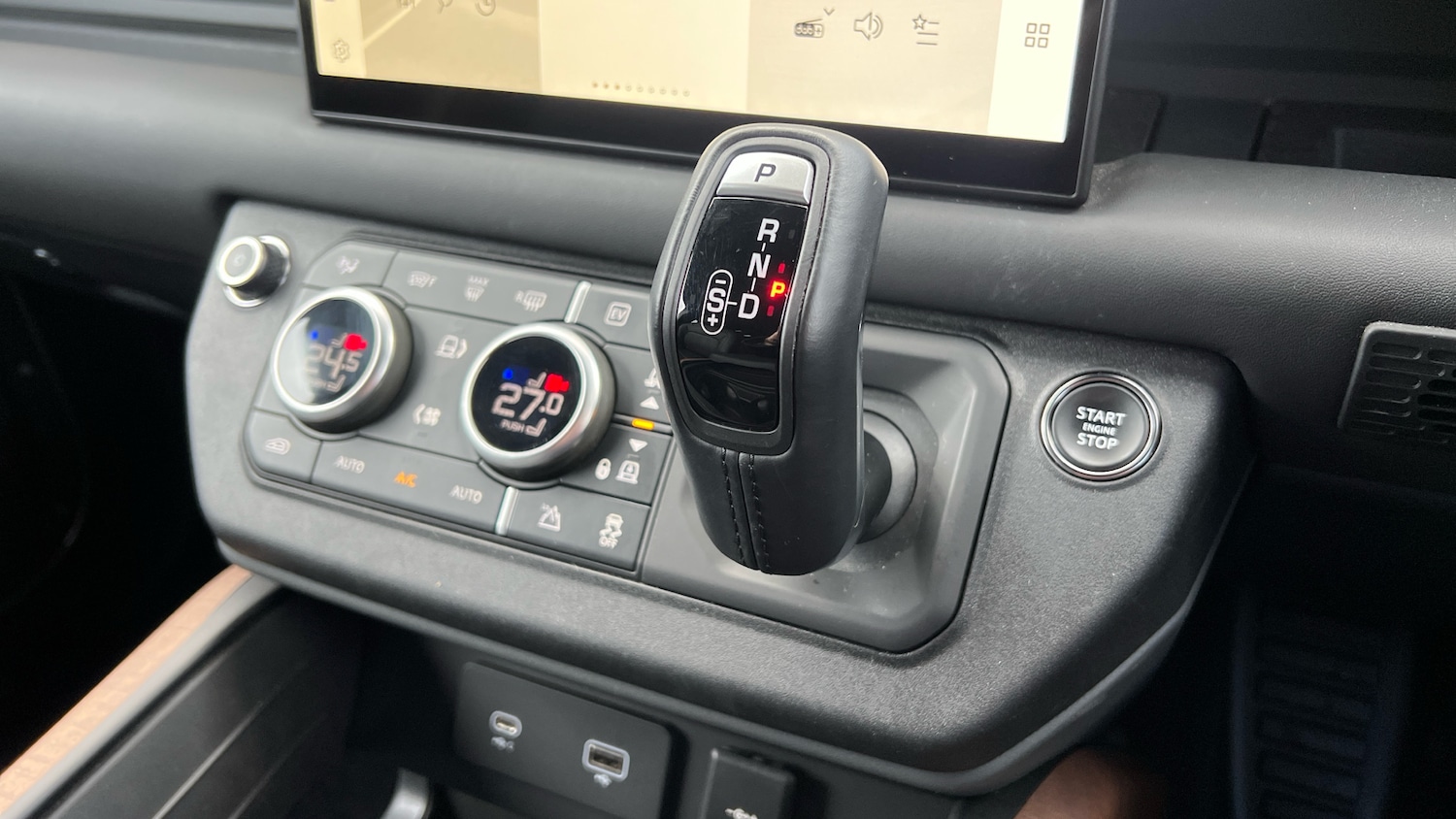 Used Land Rover Defender 2024 for sale - 77465879: Photo 13