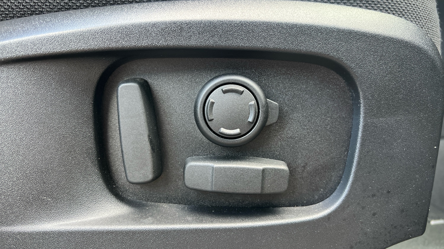 Used Land Rover Defender 2024 for sale - 77465879: Photo 23