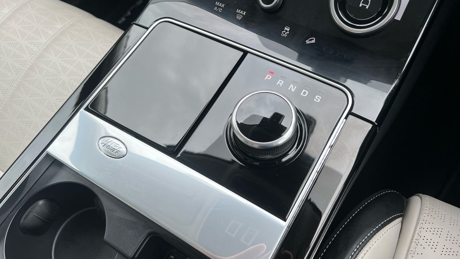 Used Land Rover Range Rover Velar 2017 for sale - 76770164: Photo 13