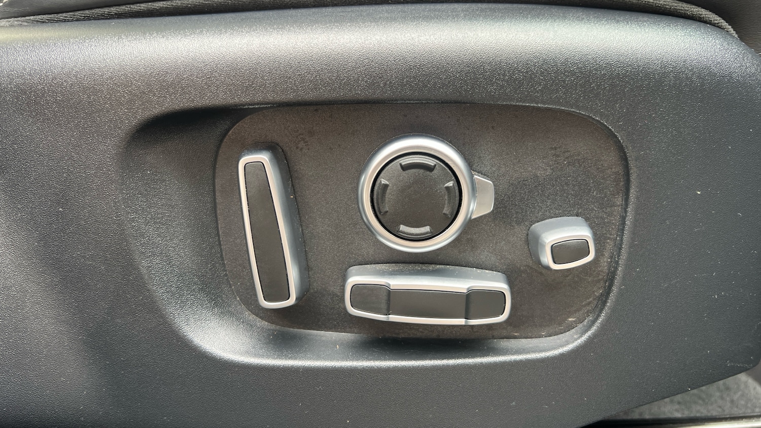 Used Land Rover Range Rover Velar 2017 for sale - 76770164: Photo 23