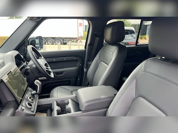 Used Land Rover Defender 2025 for sale - 79575702: Photo