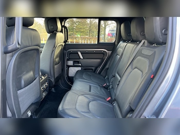 Used Land Rover Defender 2023 for sale - 78770388: Photo