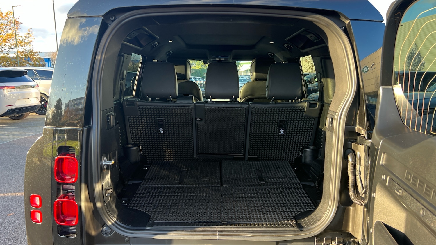 Used Land Rover Defender 2023 for sale - 76482807: Photo 10