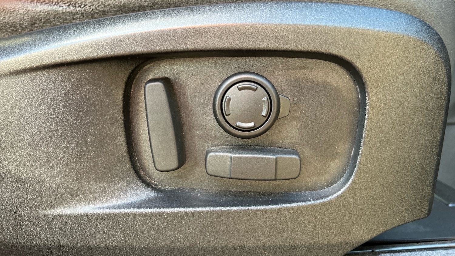 Used Land Rover Defender 2023 for sale - 76482807: Photo 24