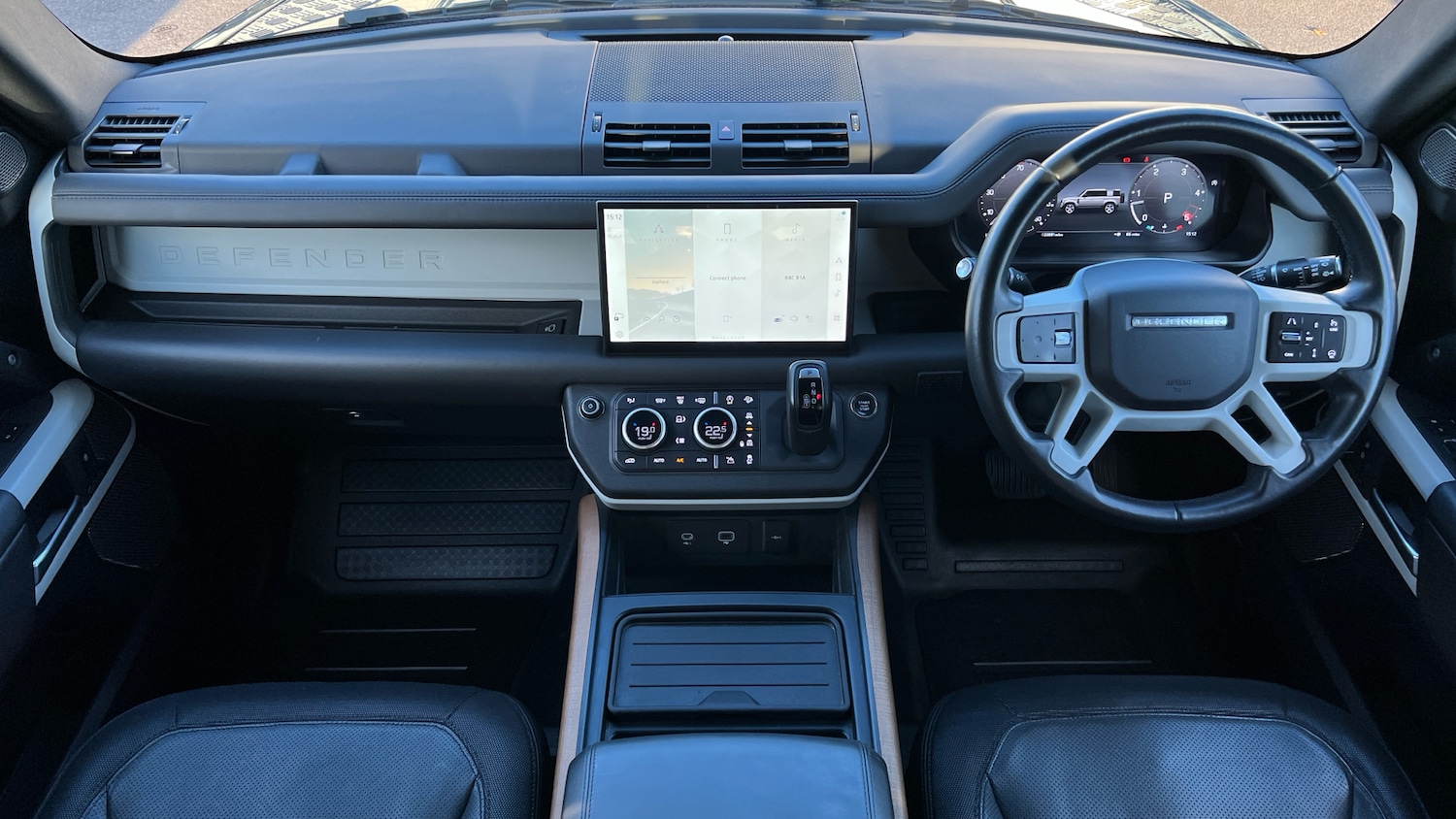 Used Land Rover Defender 2023 for sale - 76482807: Photo 9