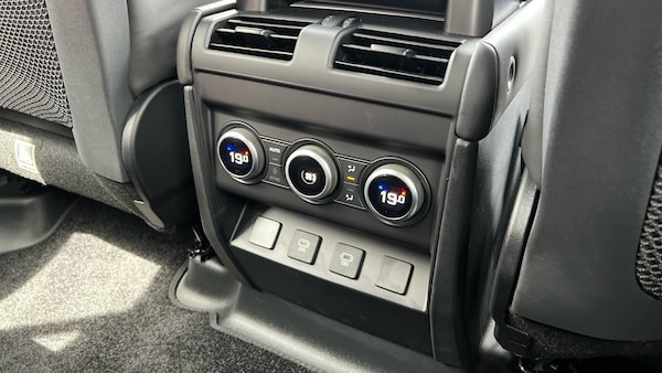 Used Land Rover Defender 2025 for sale - 74797466: Photo 18