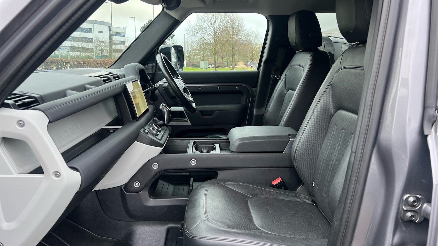 Used Land Rover Defender 2022 for sale - 78098051: Photo 3