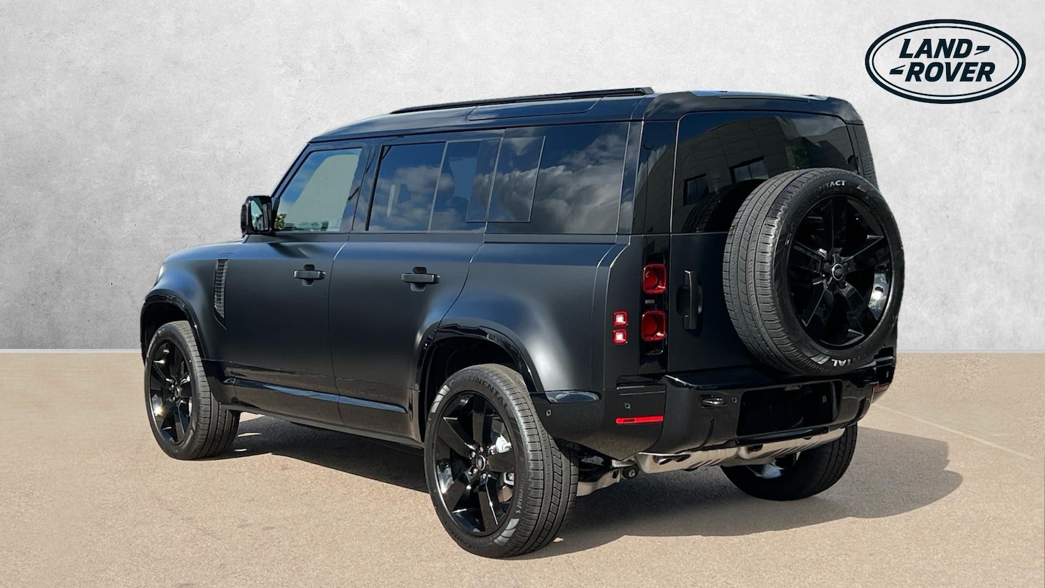 Used Land Rover Defender for sale - 76010643: Photo 2