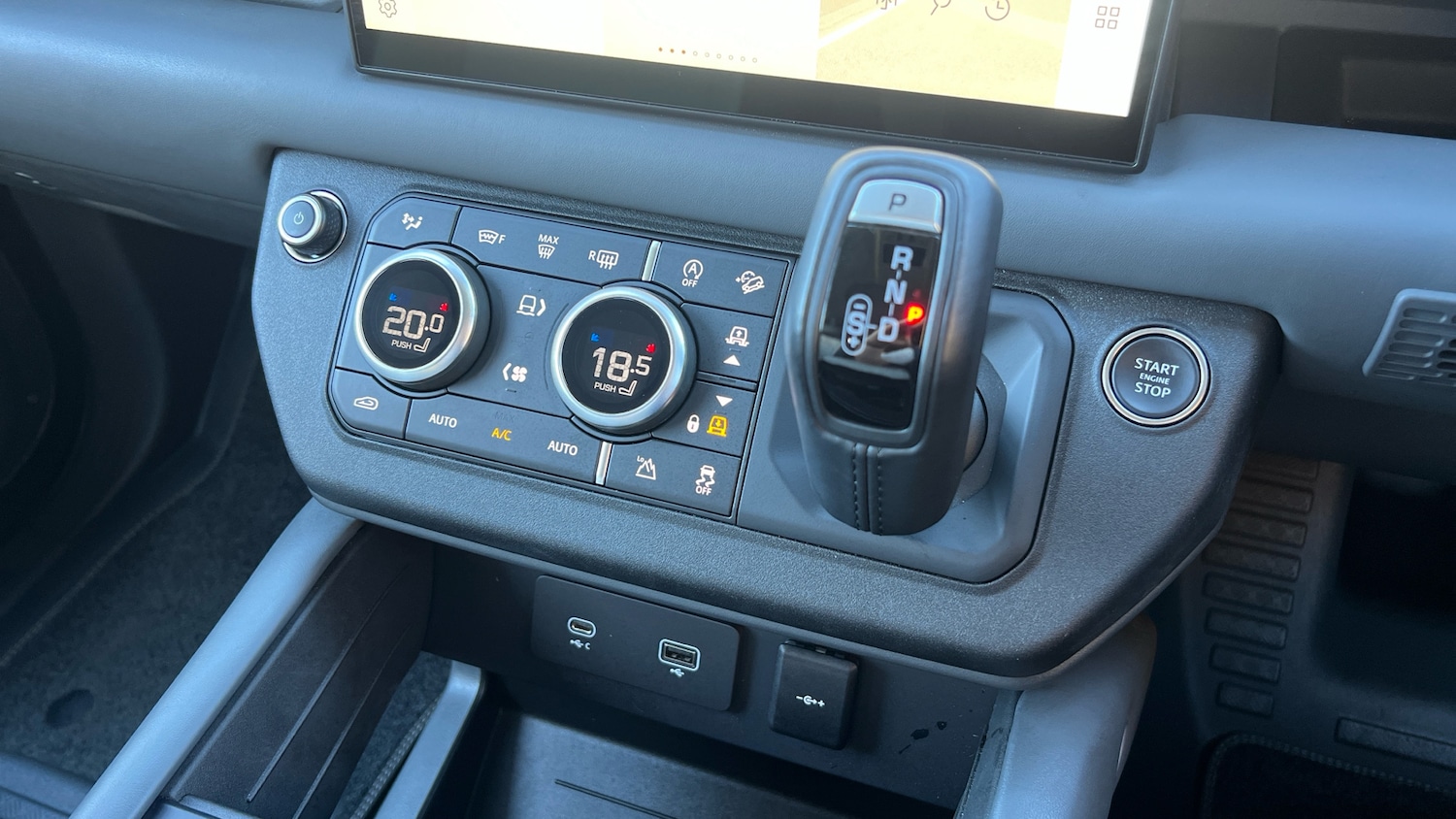 Used Land Rover Defender 2024 for sale - 76430691: Photo 13