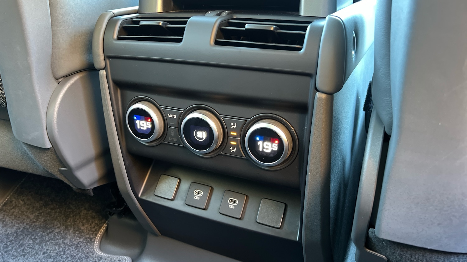 Used Land Rover Defender 2024 for sale - 76430691: Photo 18