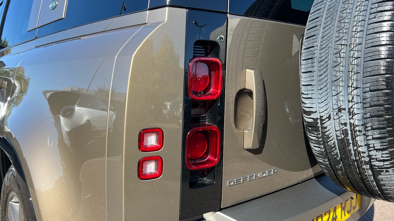 Used Land Rover Defender 2024 for sale - 76430691: Photo 19