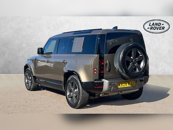 Used Land Rover Defender 2024 for sale - 76430691: Photo