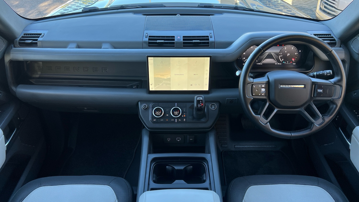 Used Land Rover Defender 2024 for sale - 76430691: Photo 9