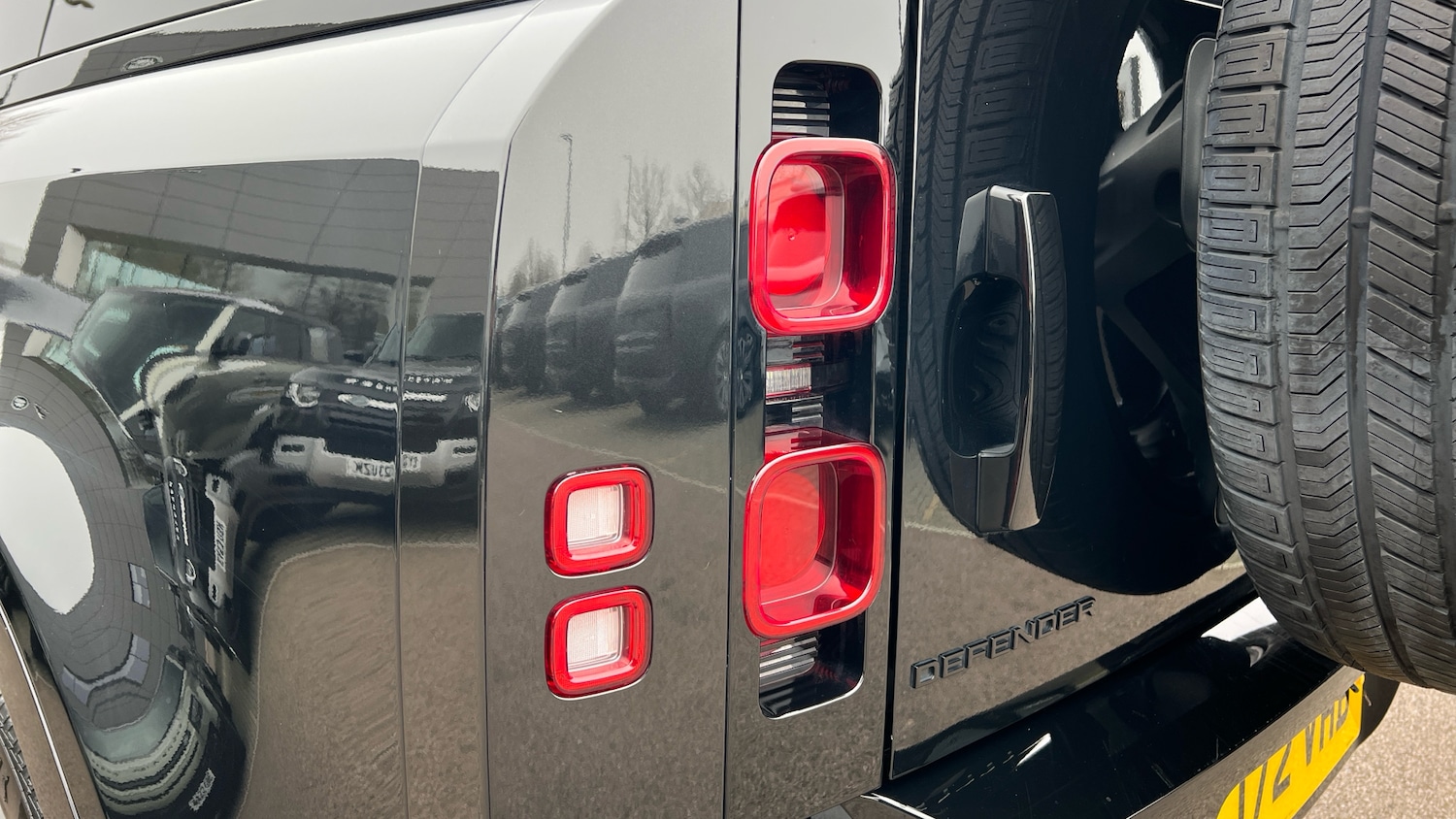 Used Land Rover Defender 2023 for sale - 77990371: Photo 19