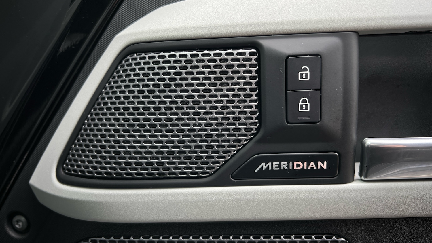 Used Land Rover Defender 2023 for sale - 77990371: Photo 25