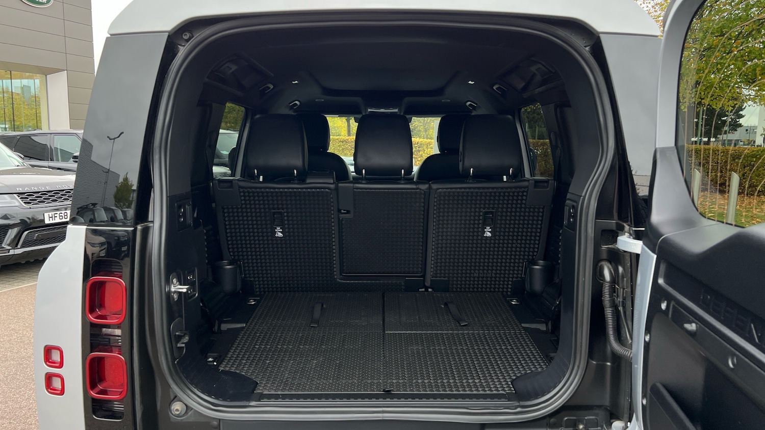 Used Land Rover Defender 2023 for sale - 76257893: Photo 10