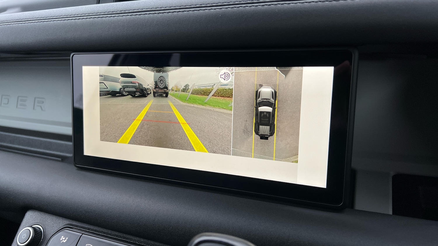 Used Land Rover Defender 2023 for sale - 76257893: Photo 12